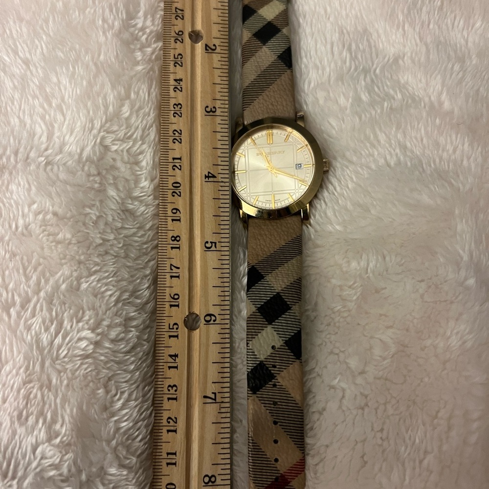 Burberry Women Watch - Picture 12 of 14